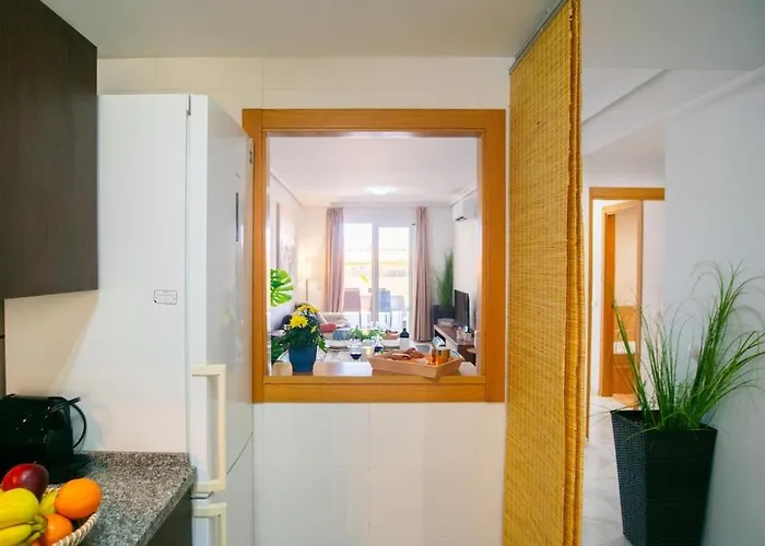 Boutique With Terrace By Turivida شقة فوينخيرولا